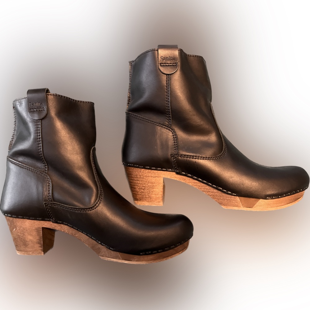 Sanita Juna Clog Boot - Women’s size 39 - Black